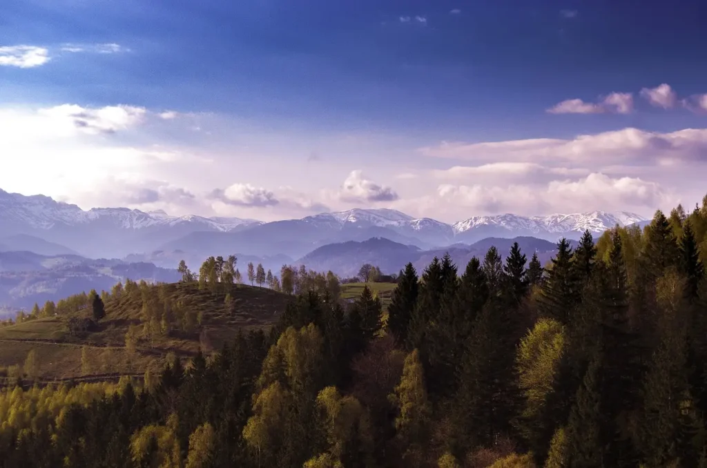 Les monts Bucegi dans les Carpates