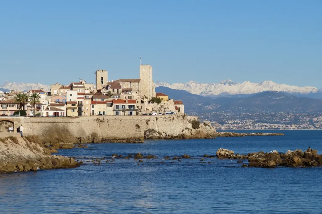 La belle ville d'Antibes, une destination incontournable en Côte d'Azur 